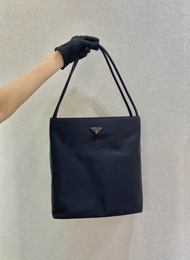 Pra*a tote bags